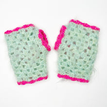 Load image into Gallery viewer, Fluffy Heart Hand Warmers