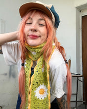Load image into Gallery viewer, Daisy Scarf
