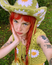 Load image into Gallery viewer, Daisy Cowboy Hat PDF Pattern (Granny Squares & Step by Step)