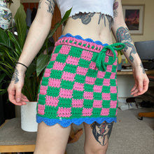 Load image into Gallery viewer, ⭐️SALE⭐️Green & Pink Checkered Skirt XS/S