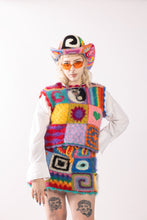 Load image into Gallery viewer, Fluffy Patchwork Vest L/XL
